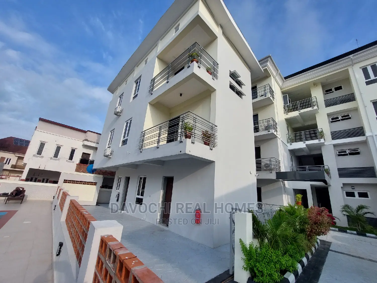 3bdrm Duplex in Chevron for rent