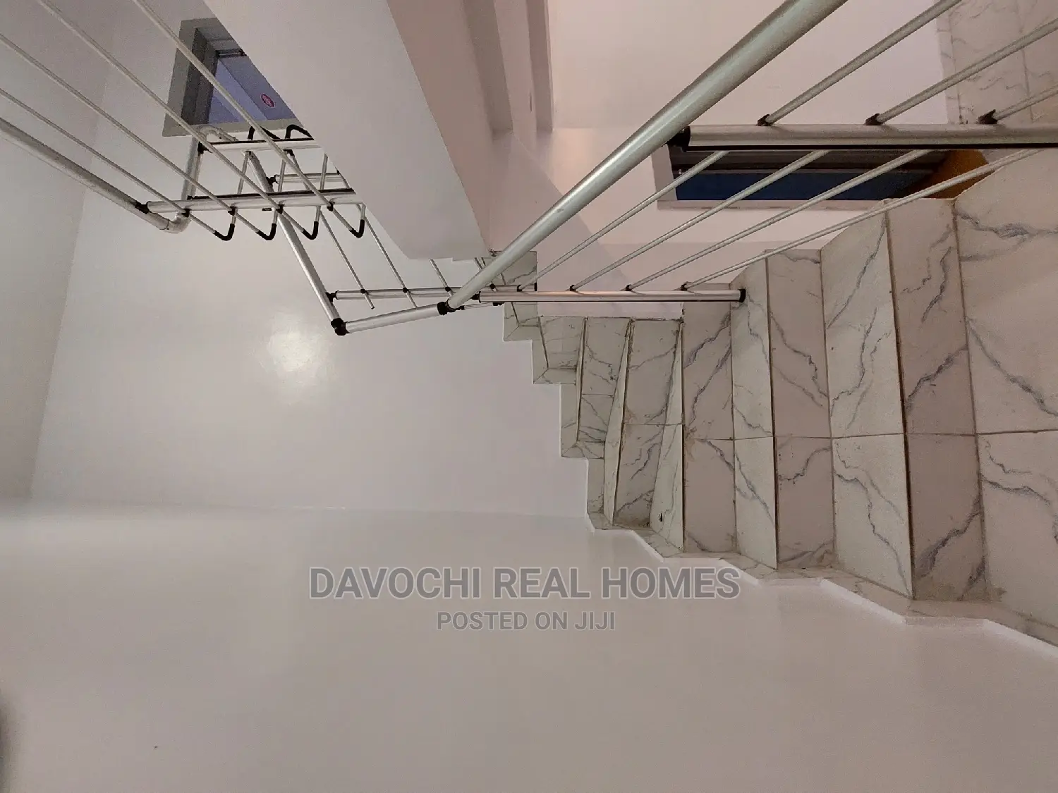 4bdrm Duplex in Chevron for rent