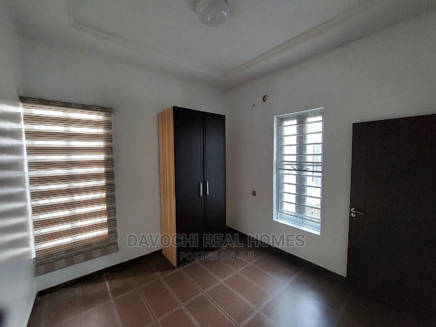 4bdrm Duplex in Chevron for rent