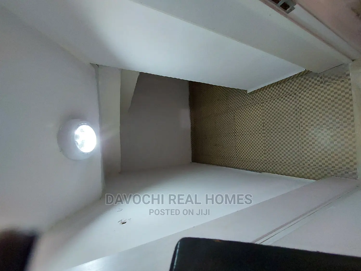 4bdrm Duplex in Chevron for rent