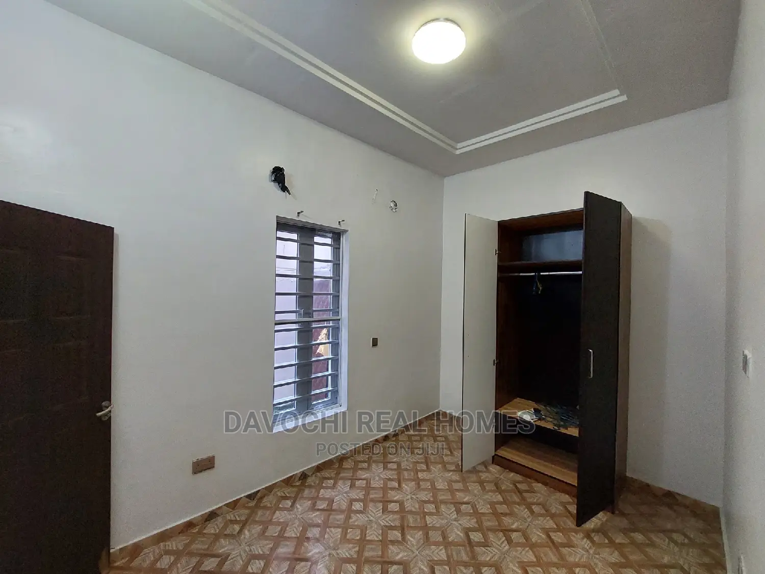 4bdrm Duplex in Chevron for rent