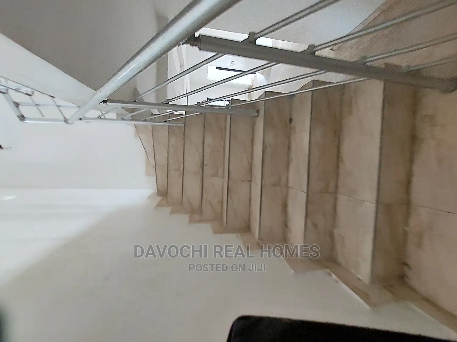 4bdrm Duplex in Orchid Road, Chevron for rent