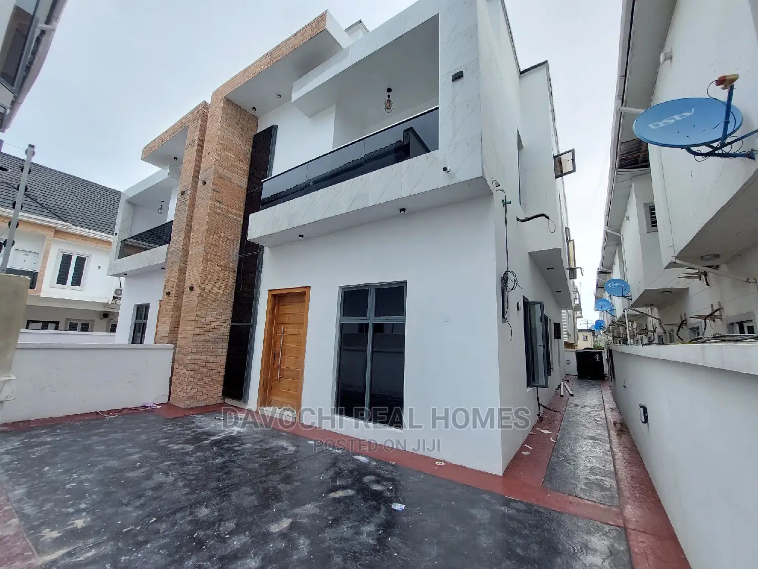 4bdrm Duplex in Chevron for rent