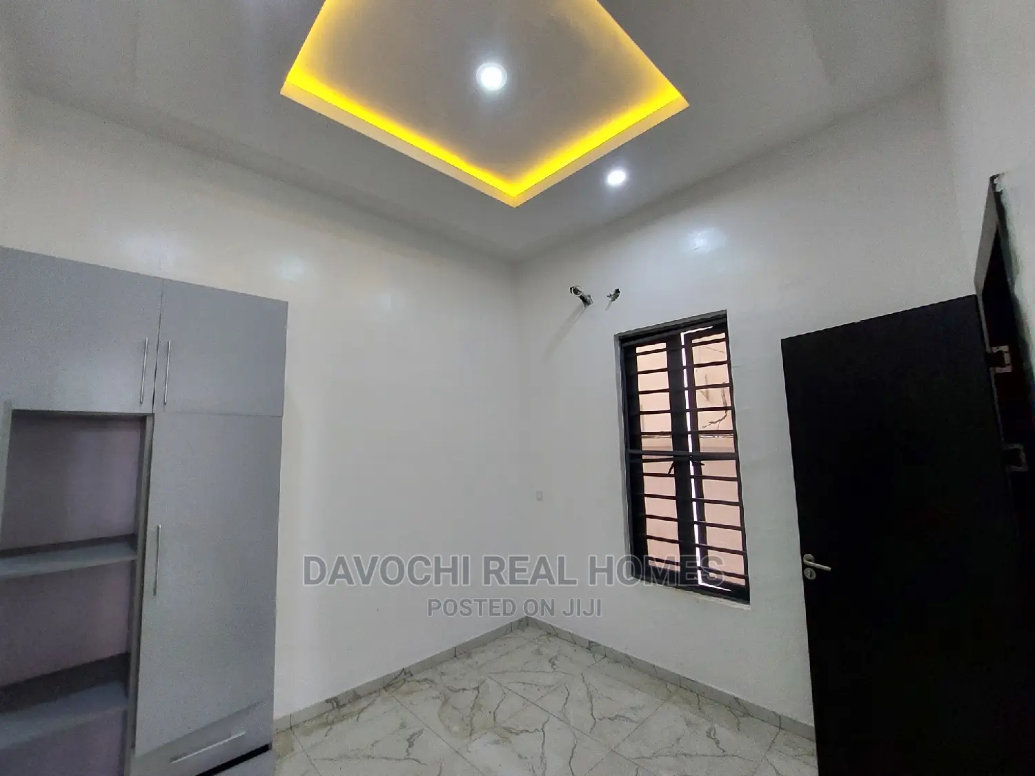 4bdrm Duplex in Chevron for rent