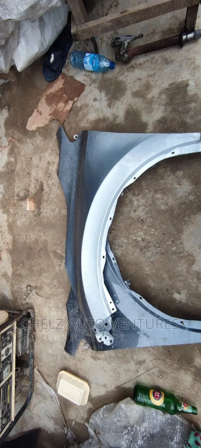 Fender Honda CR-V 2018 Model