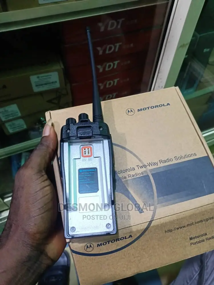 Motorola Dp200d Uhf Walkie Talkies