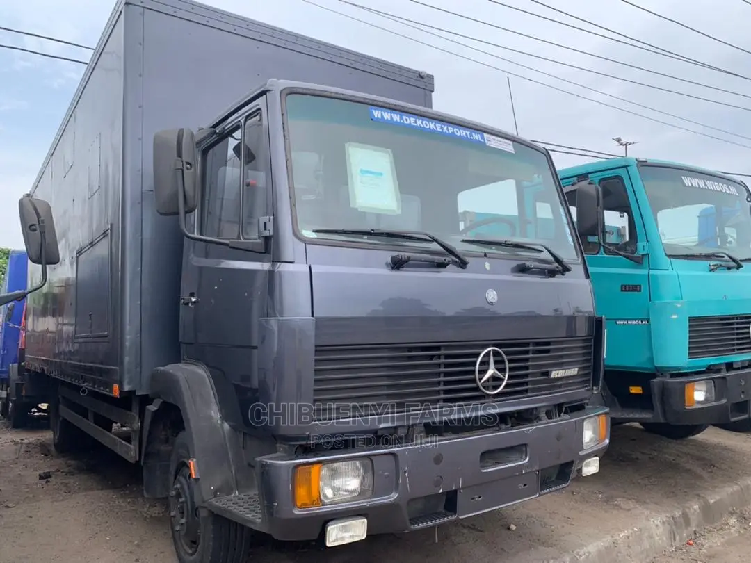 Mecedeces Benz 814 Container Body 2004 Grey