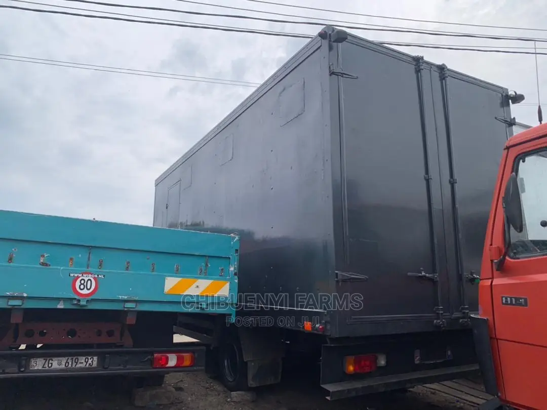 Mecedeces Benz 814 Container Body 2004 Grey