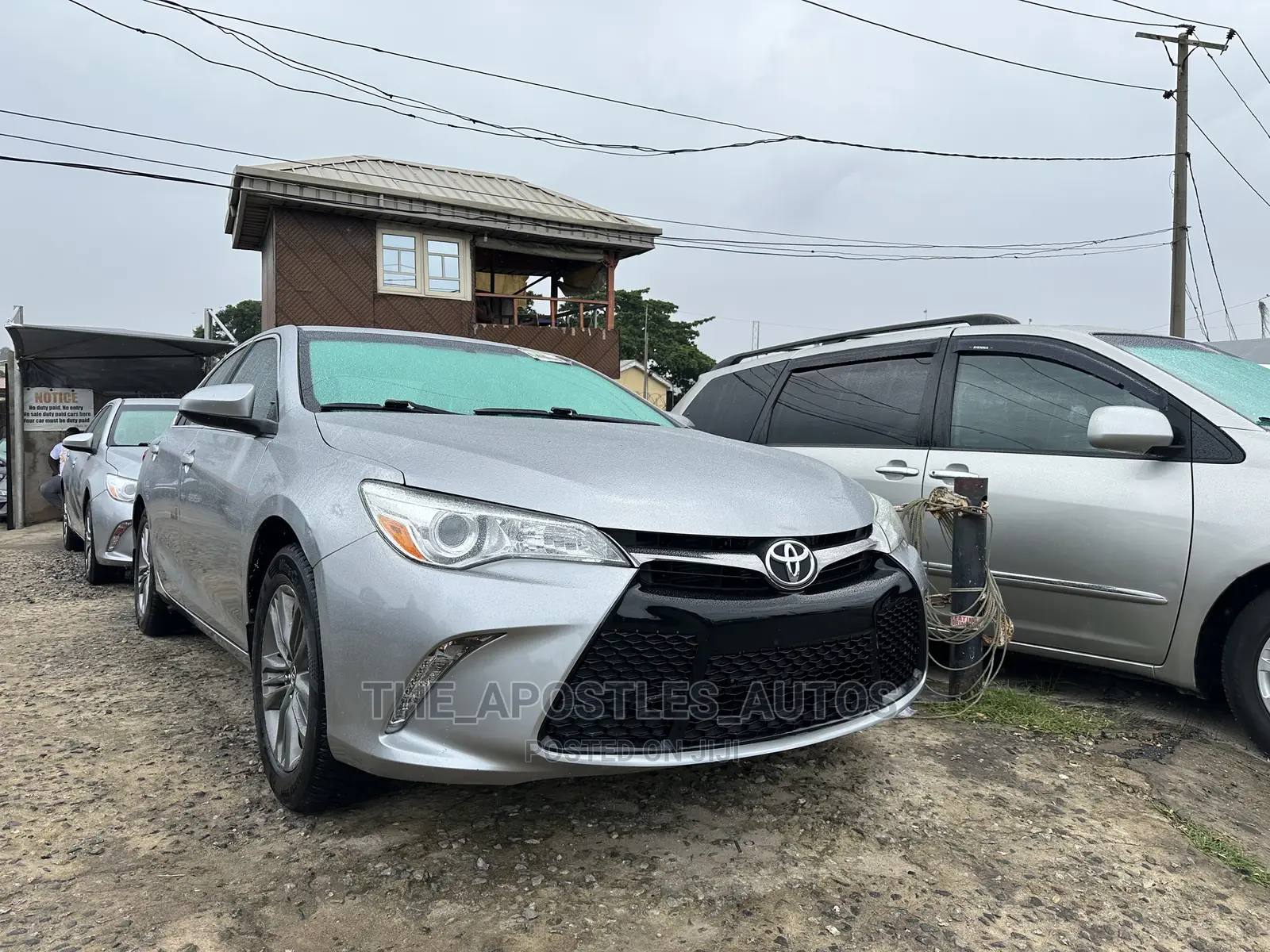 Toyota Camry SE 4dr Sedan (2.5L 4cyl 6A) 2015 Silver