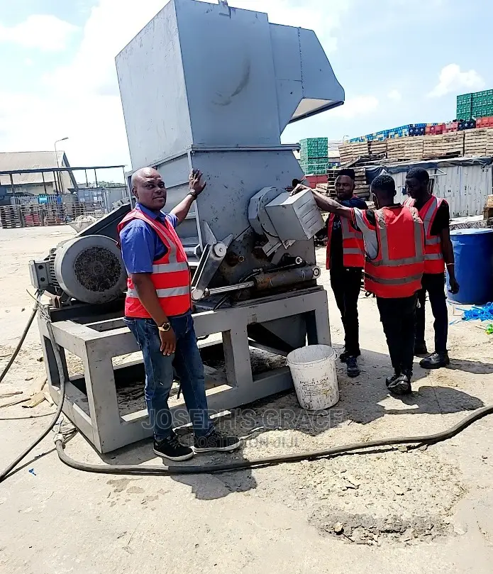 100hp Industrial Pet and Plastic Crusher Machine(3tons Per/H