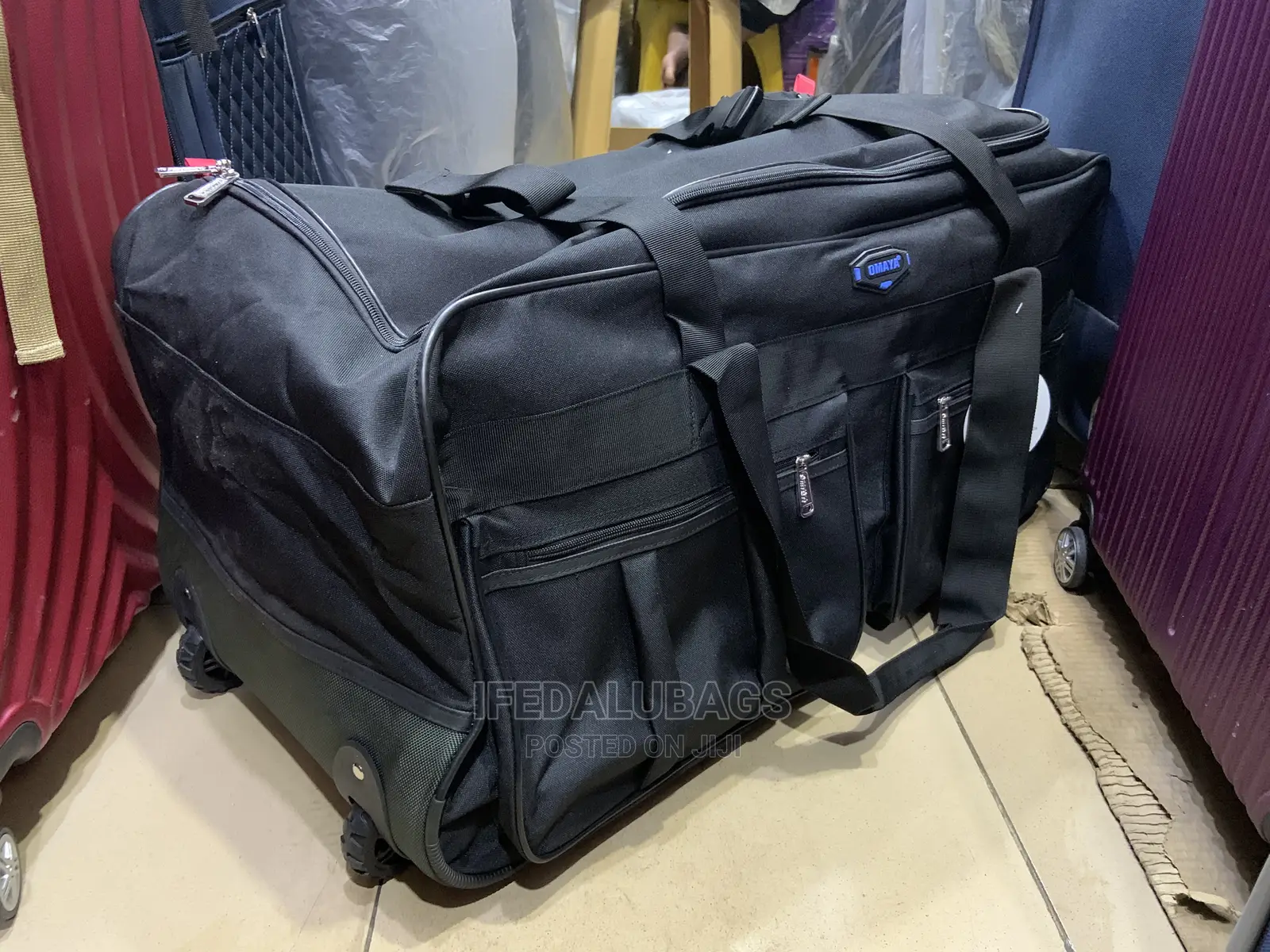 Biggest Size Omaya Light Weight Traveling Bag With Wheels