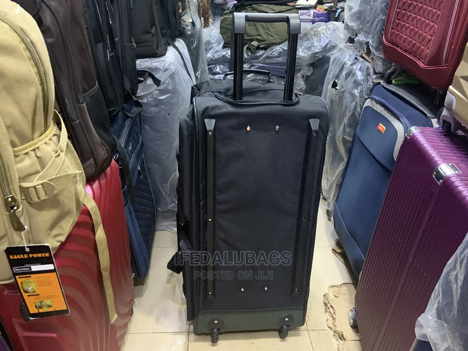 Biggest Size Omaya Light Weight Traveling Bag With Wheels