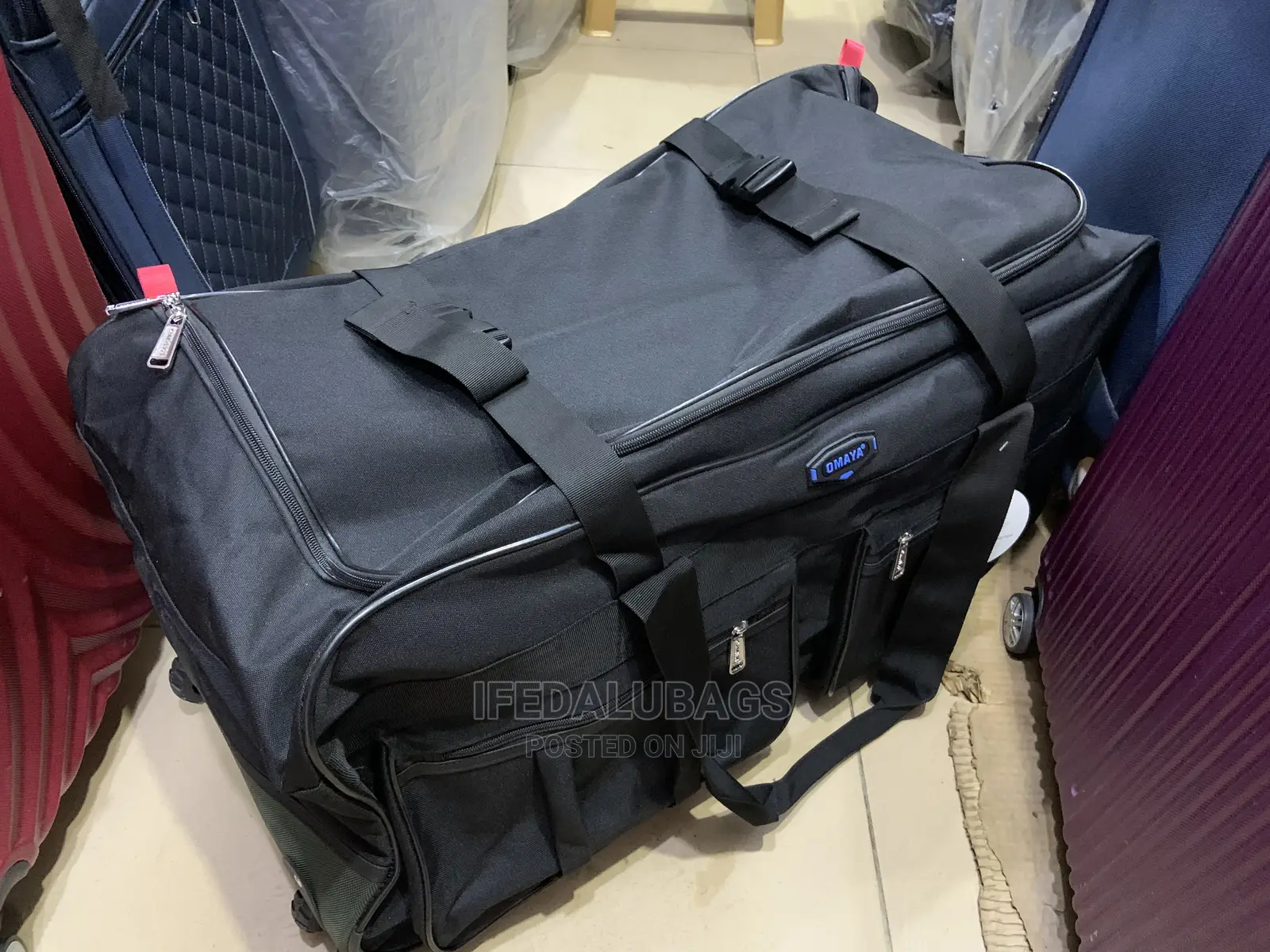 Biggest Size Omaya Light Weight Traveling Bag With Wheels