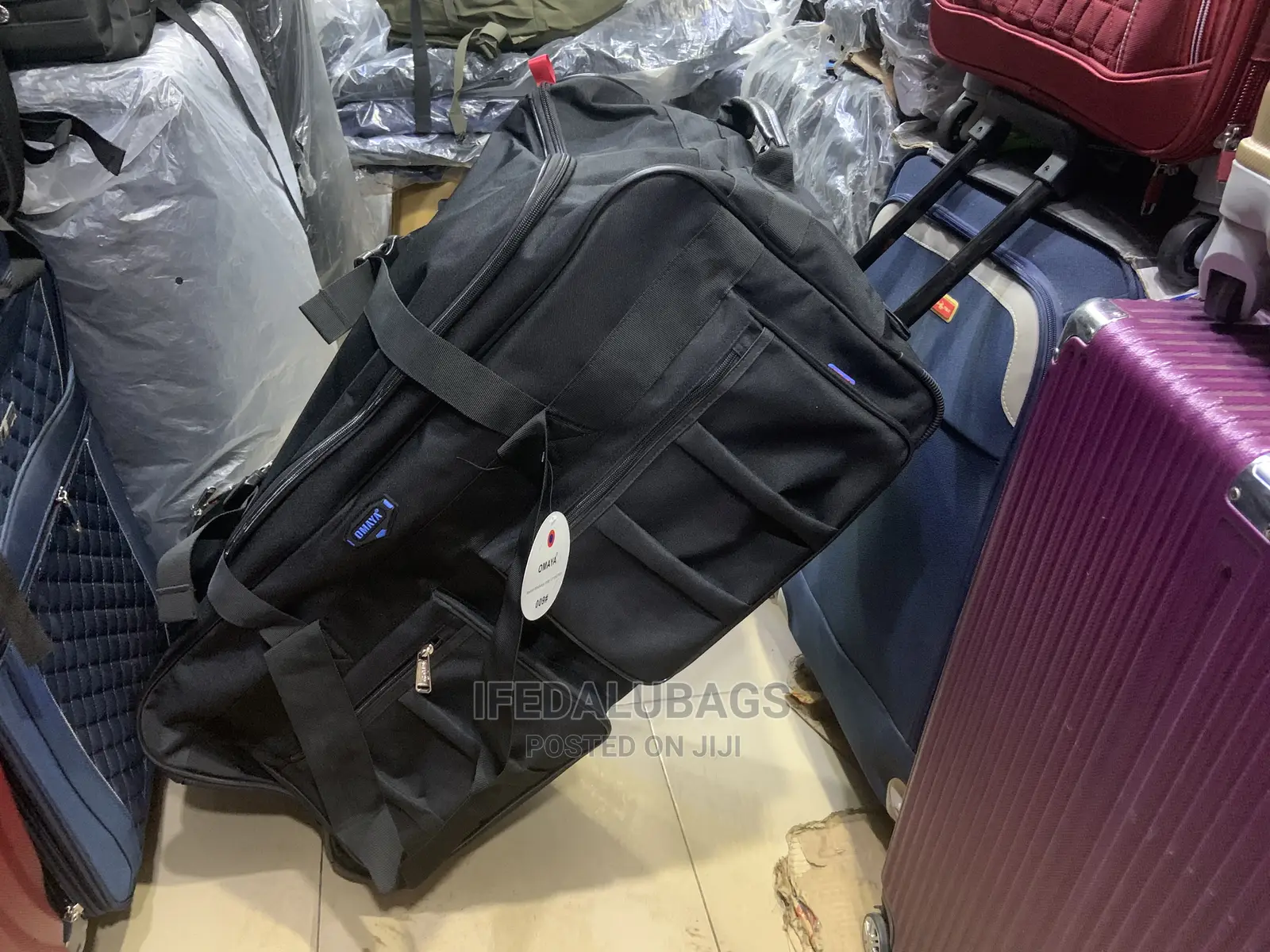 Biggest Size Omaya Light Weight Traveling Bag With Wheels