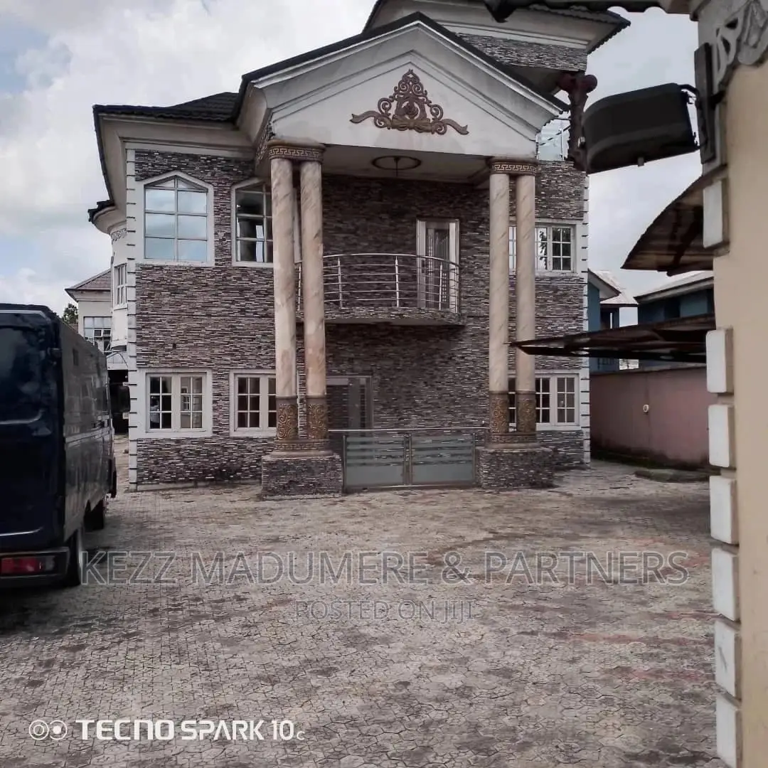 10bdrm Duplex in Rd Road, O Ff Okporo, Port-Harcourt for sale