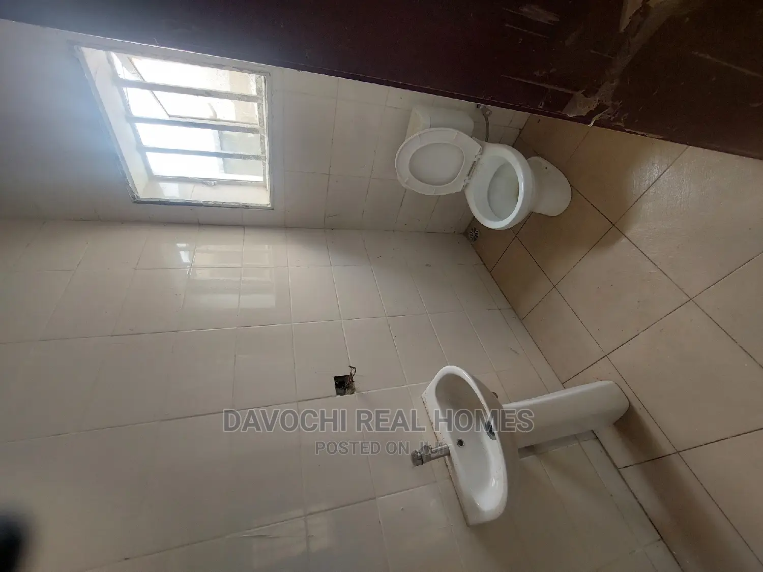 3bdrm Apartment in Orchid Road, Lekki for rent