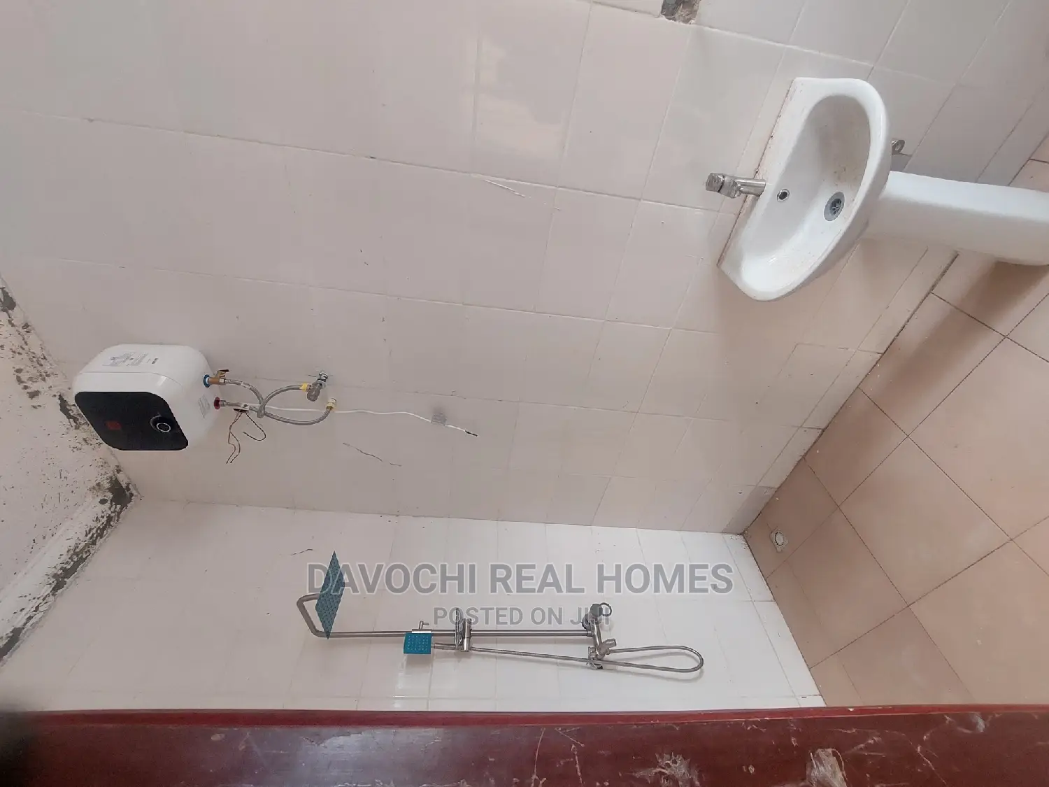 3bdrm Apartment in Orchid Road, Lekki for rent
