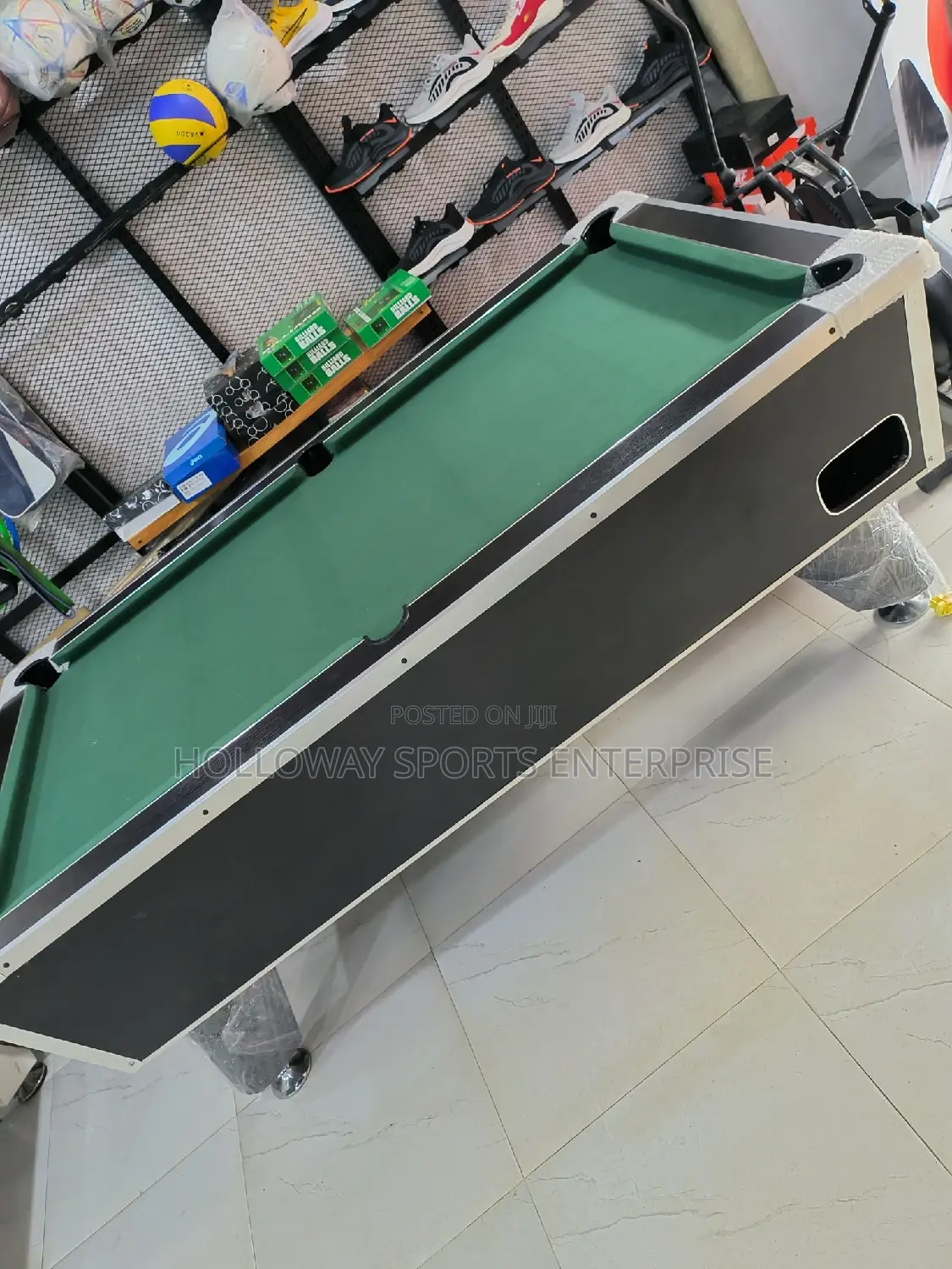7ft Coin Pool Table With ACCESSORIES