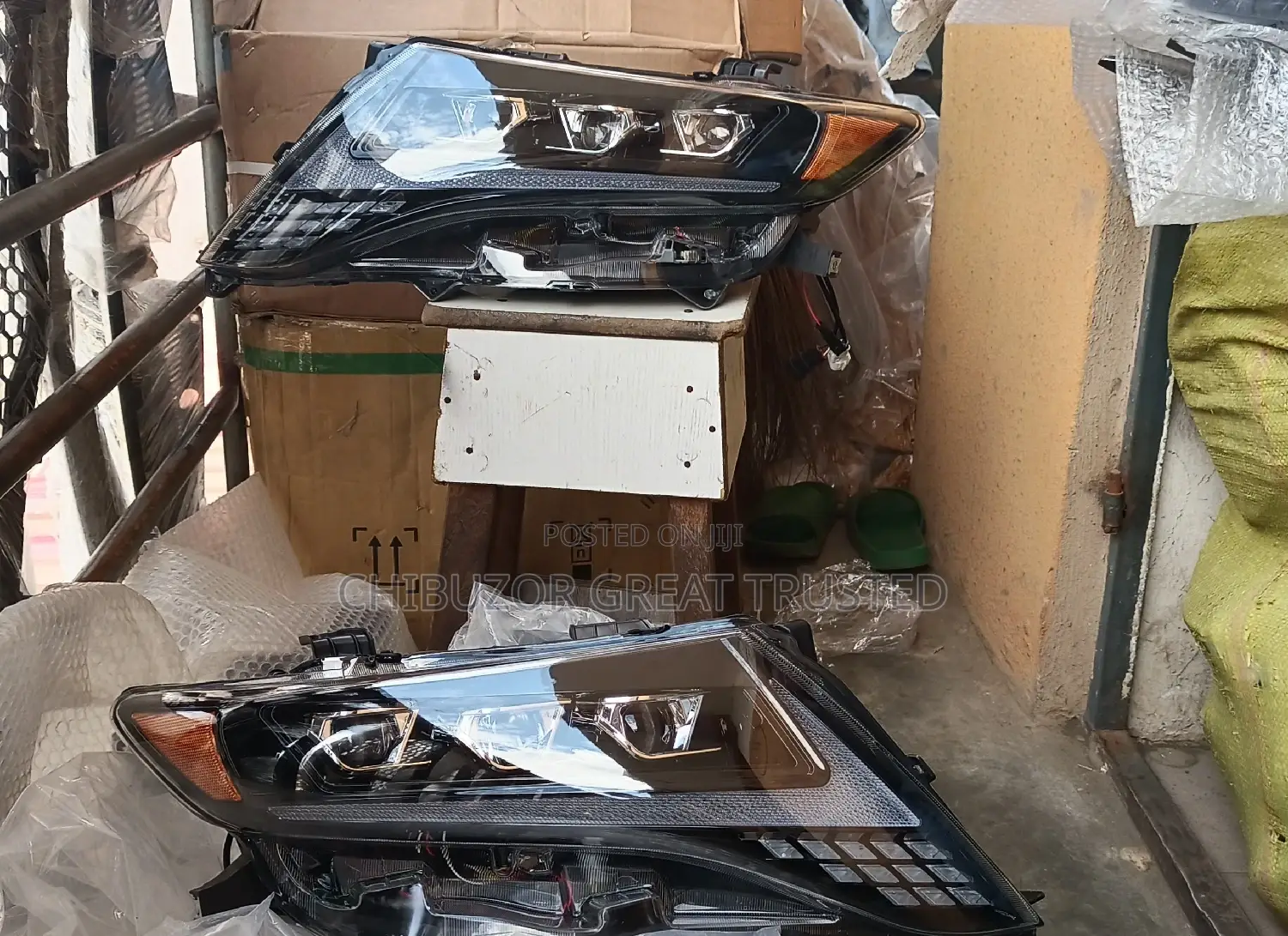 Headlights/Headlamp Venza 2009/2015 Newly Design 3 Torch