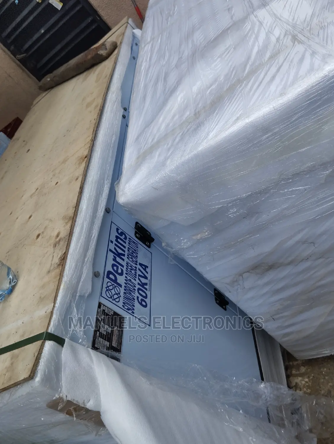 Perkins England Diesel Soundproof Generator (60kva)