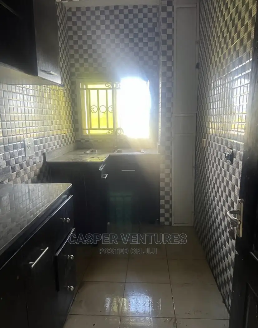 1bdrm Room & Parlour in Chevy, Chevron for rent