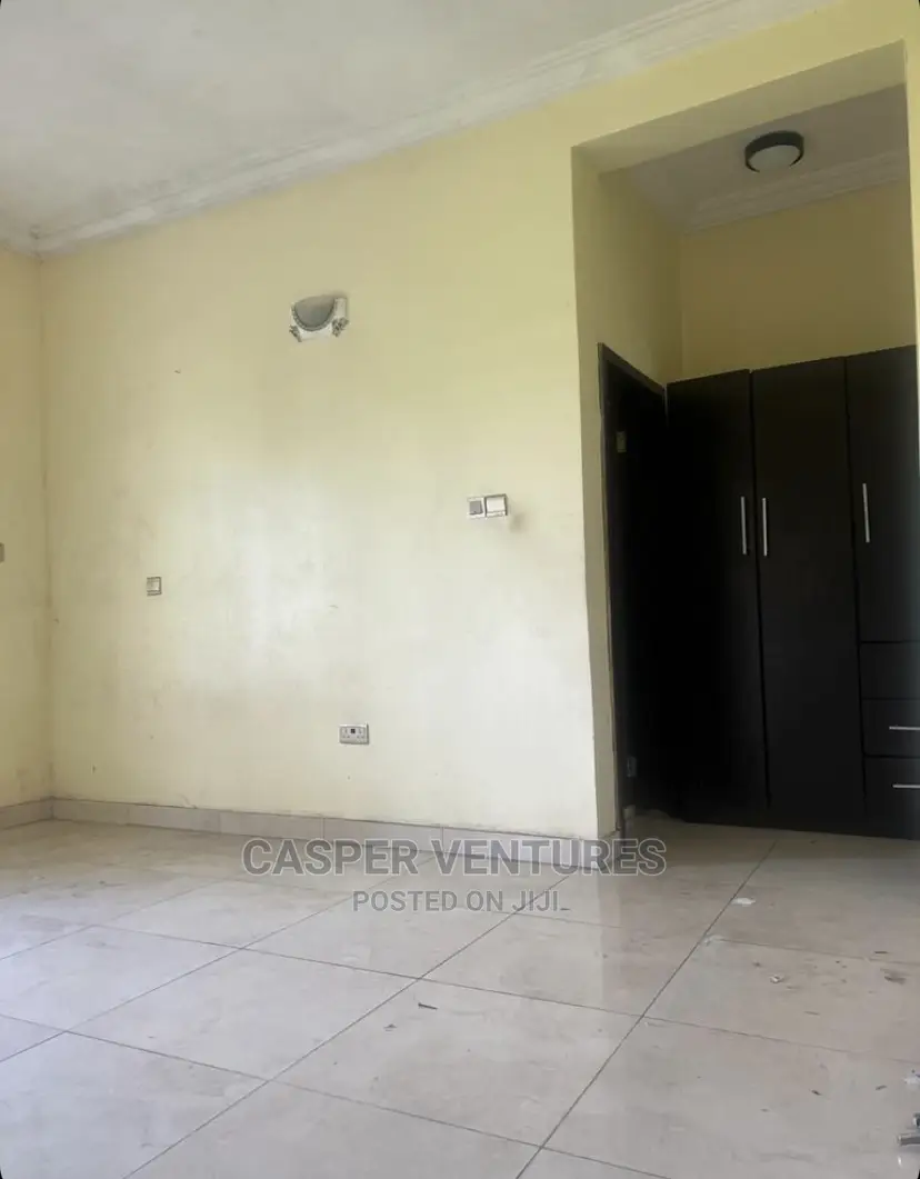 1bdrm Room & Parlour in Chevy, Chevron for rent
