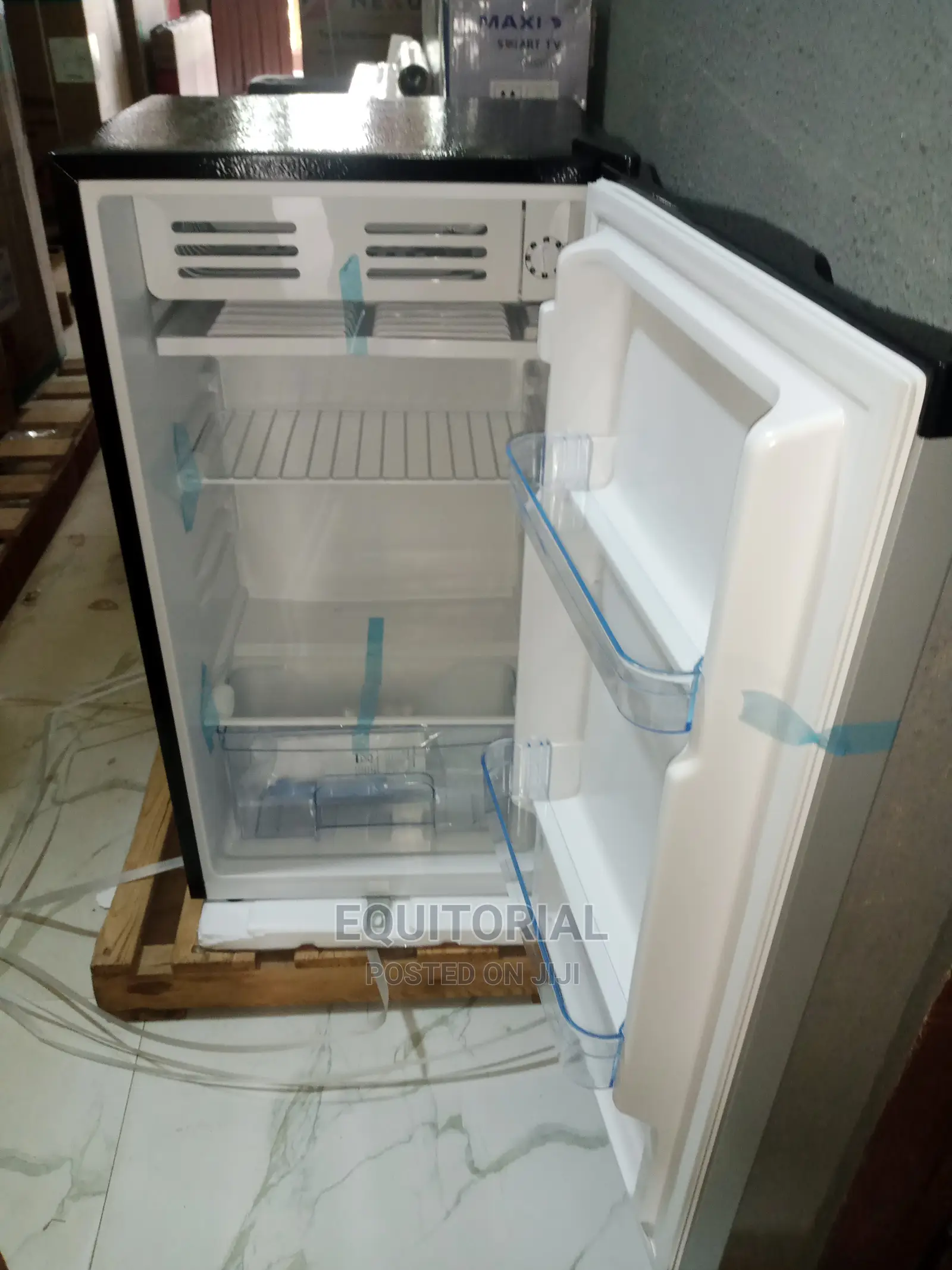 Royal Single Door Refrigerator (Rbc-100)