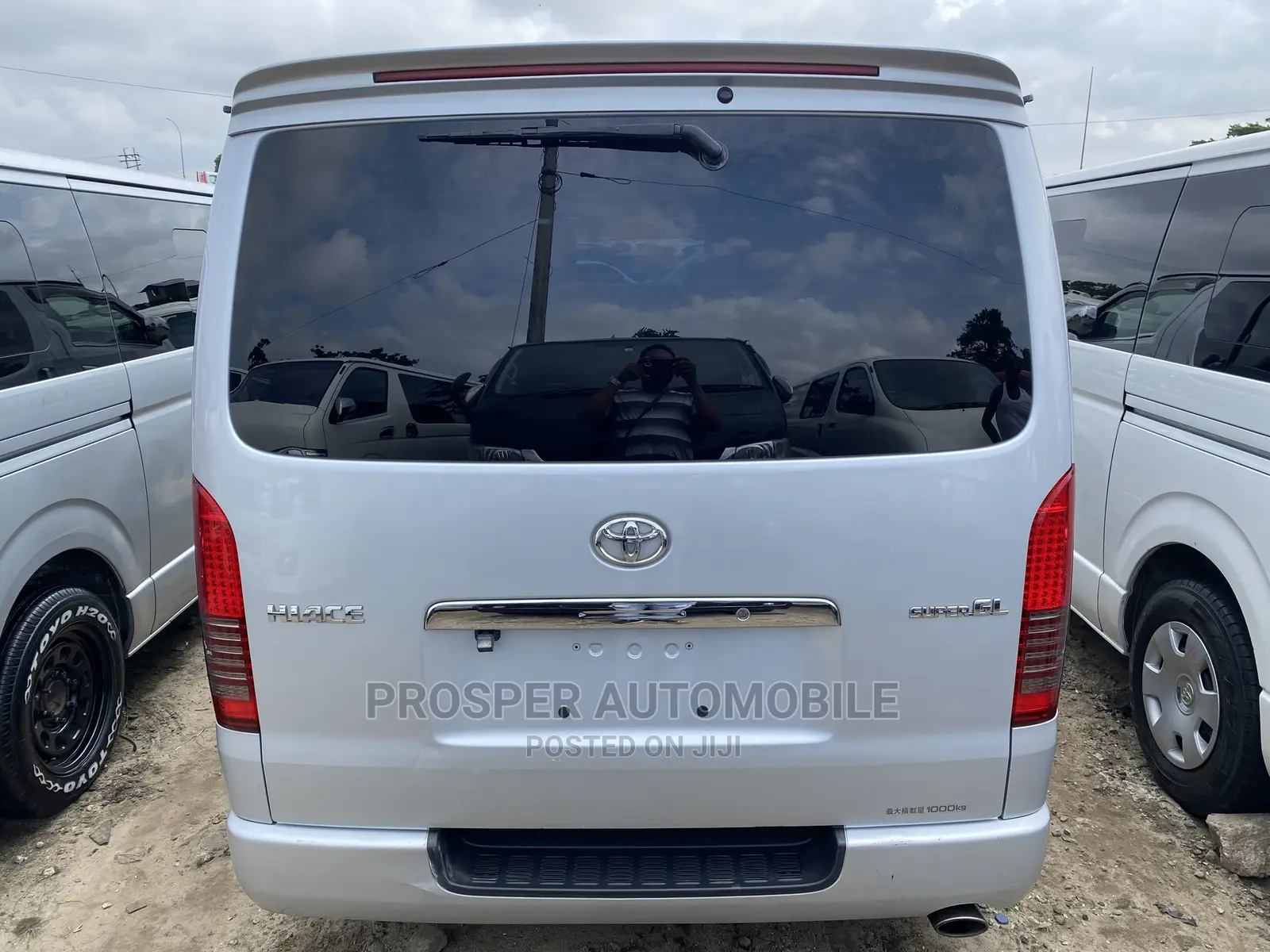 Toyota HiAce 2010 Silver