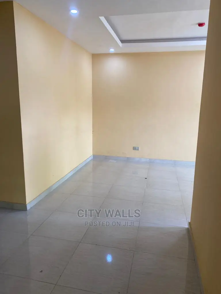 4bdrm Duplex in Chevron for rent