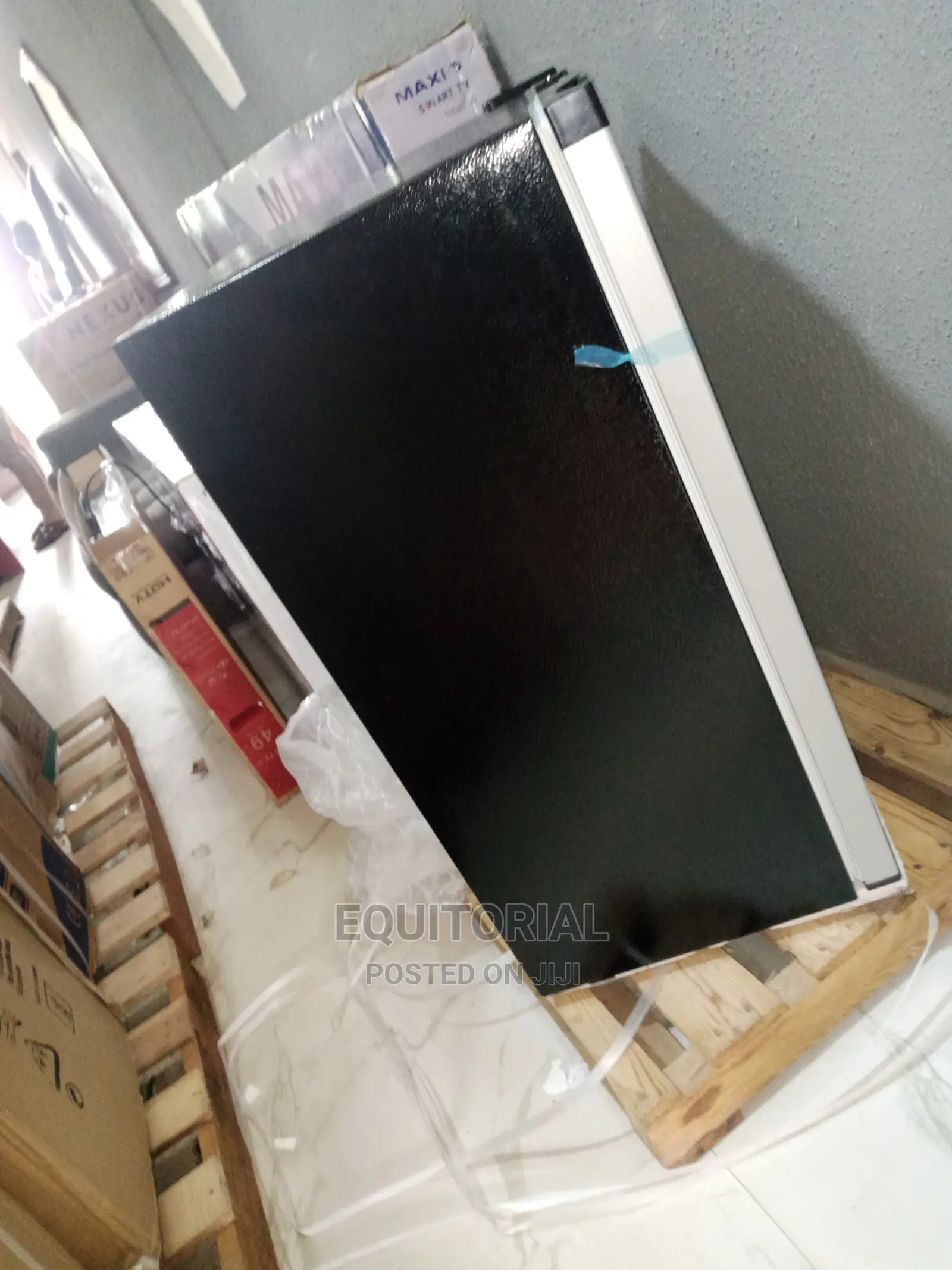 Single Door Royal RBC-100 Refrigerator