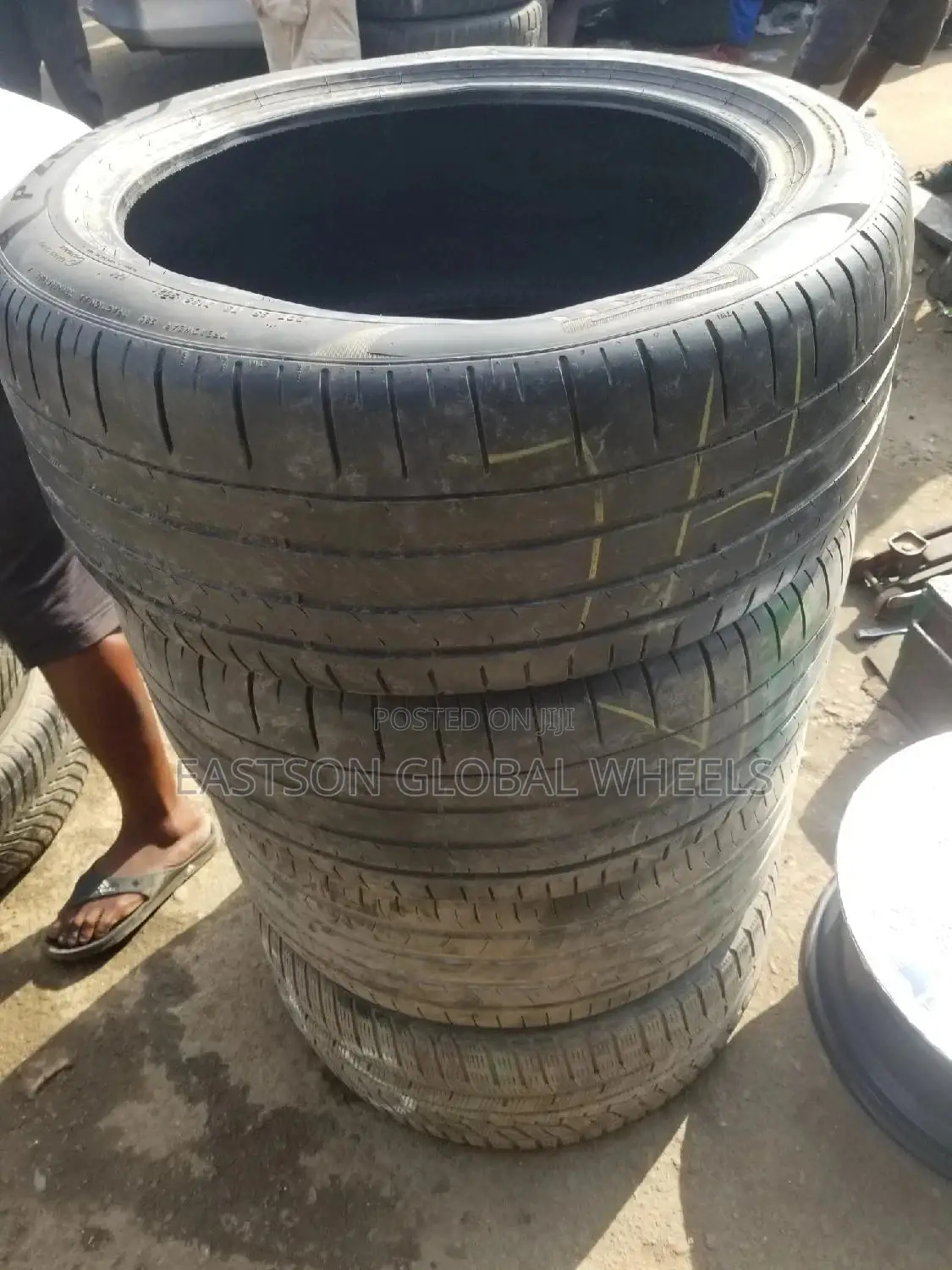 275 40 20 Tokunbo Tyre