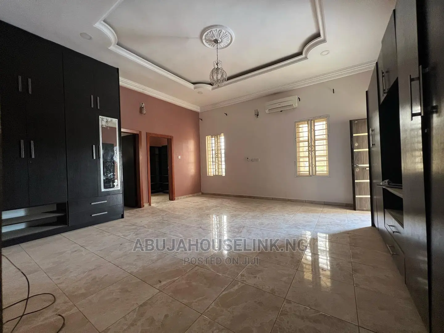 6bdrm Duplex in Efab Metropolis for sale