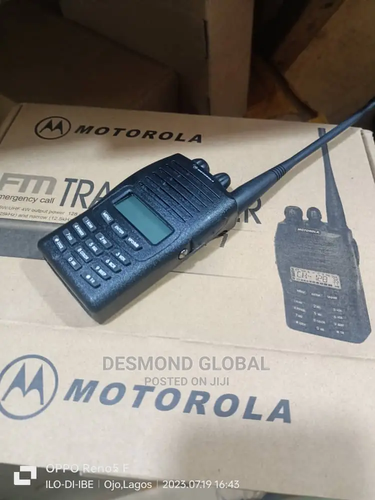 Motorola Mt 777 VHF Walkie Talkie