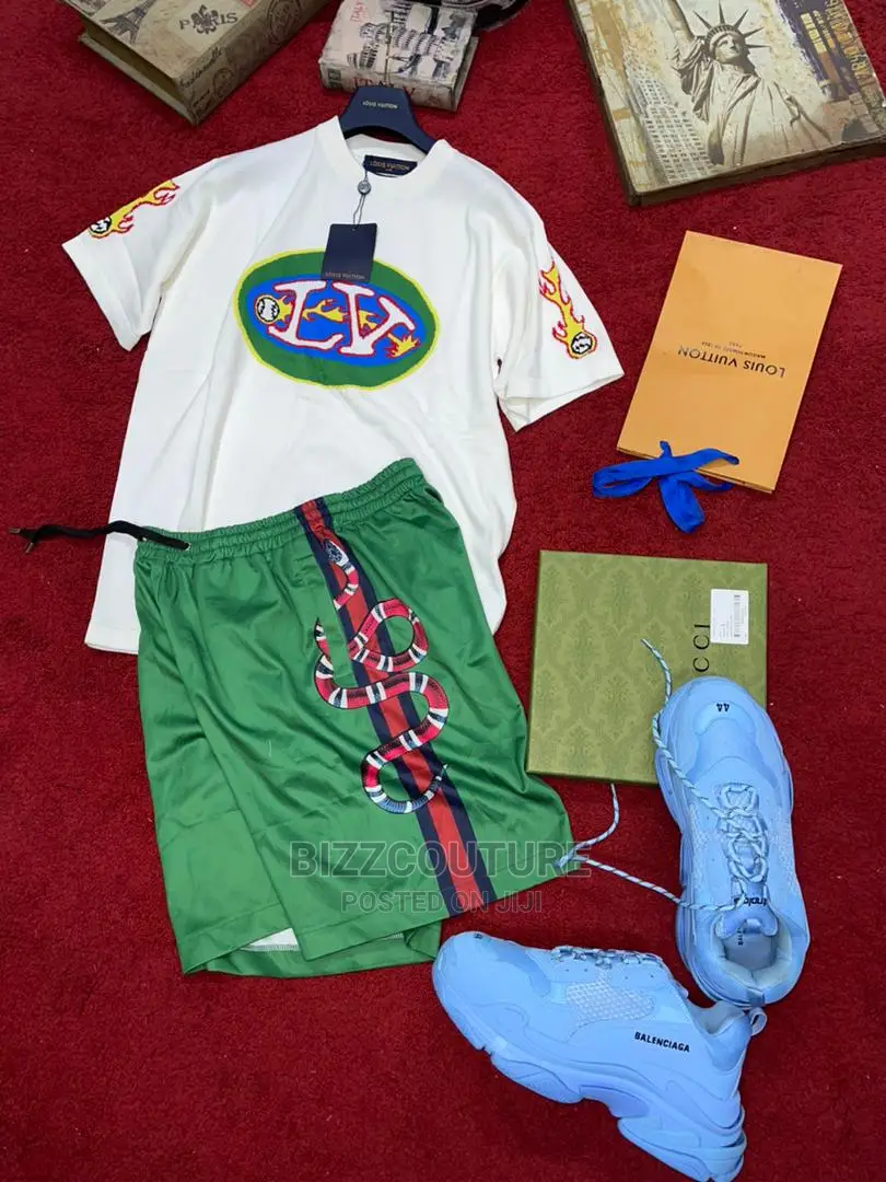 Original LOUIS VUITTON T-Shirts Available in Store