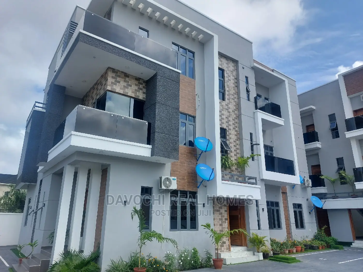 1bdrm Apartment in Abraham Adesanya, Lekki for rent