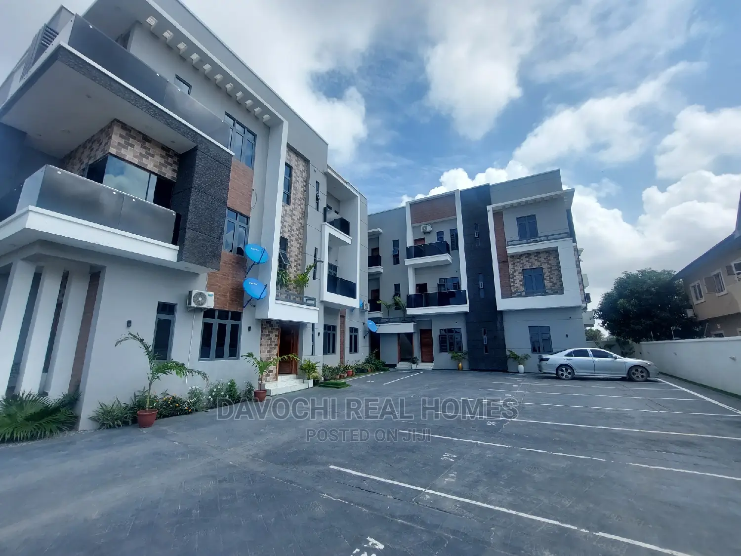 1bdrm Apartment in Abraham Adesanya, Lekki for rent