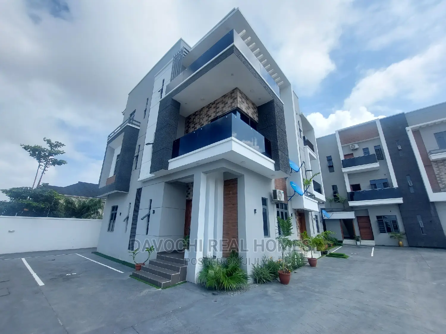 1bdrm Apartment in Abraham Adesanya, Lekki for rent