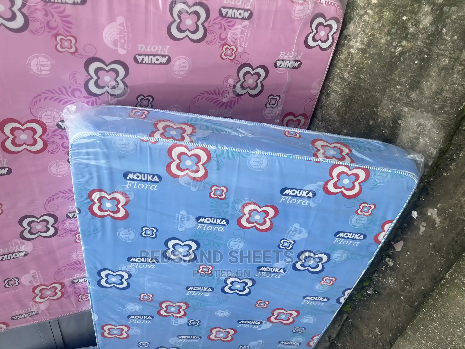Original Mouka Flora Mattress 6 by 4.5 by 8