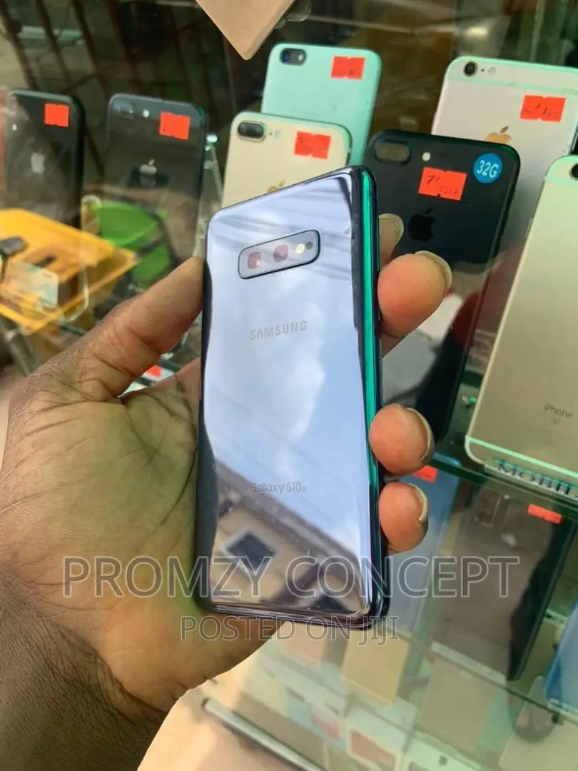Samsung Galaxy S10e 128 GB Black