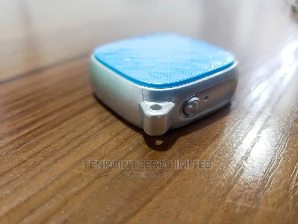 Personal Waterproof GPS Tracking Gadget and Locator