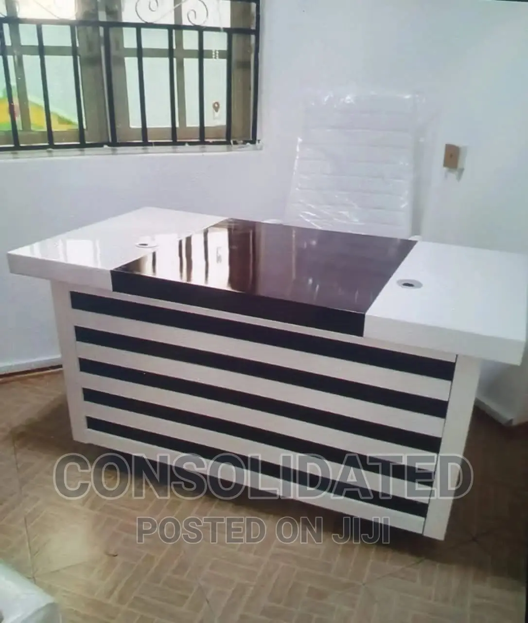 Quality Executive 1.4 Meters Wooden Office Table