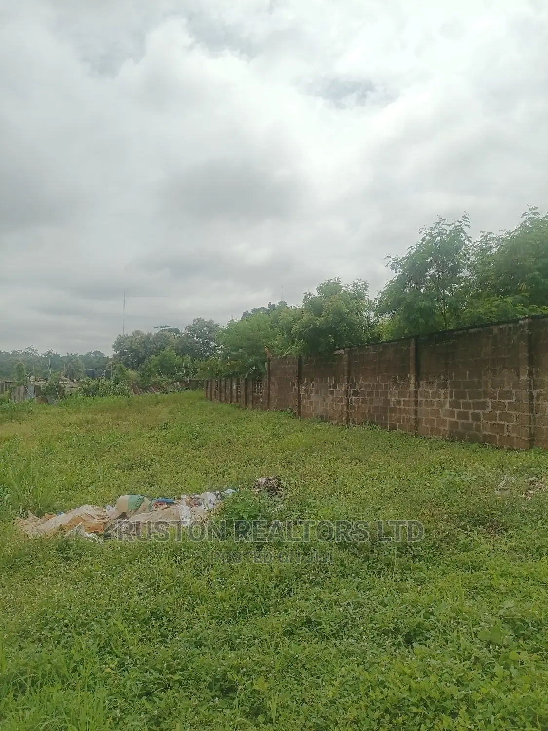Commercial Land Measuring About 1400sm