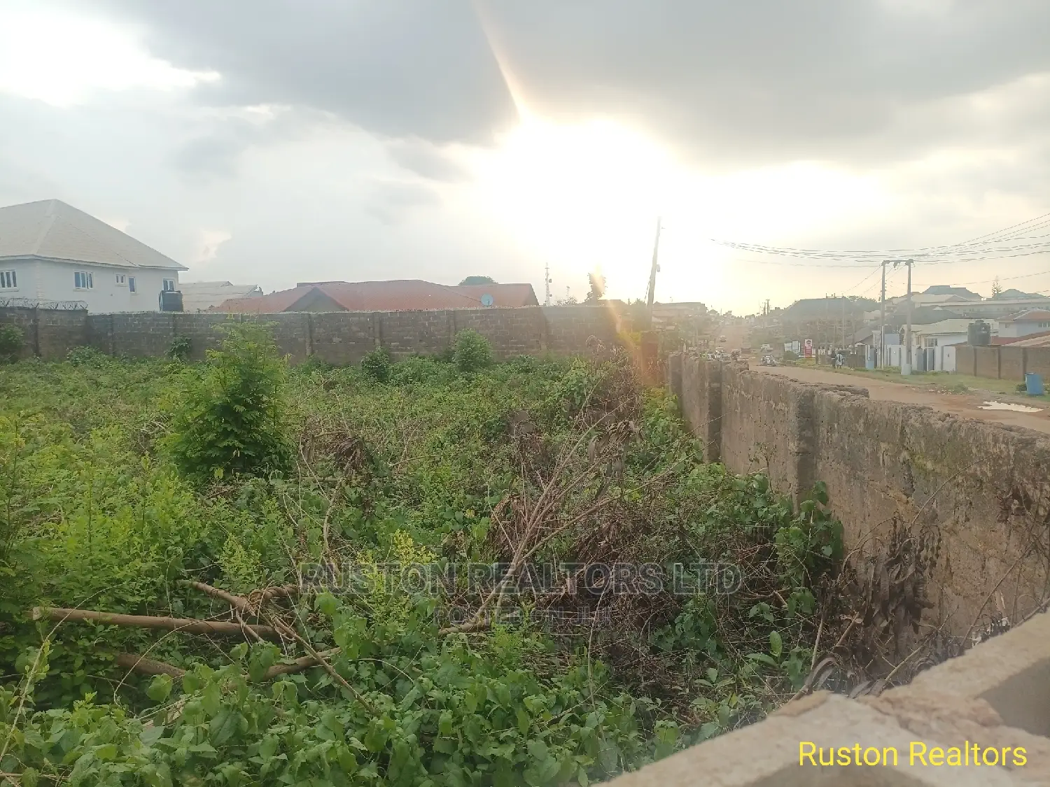 Commercial Land Measuring About 1400sm