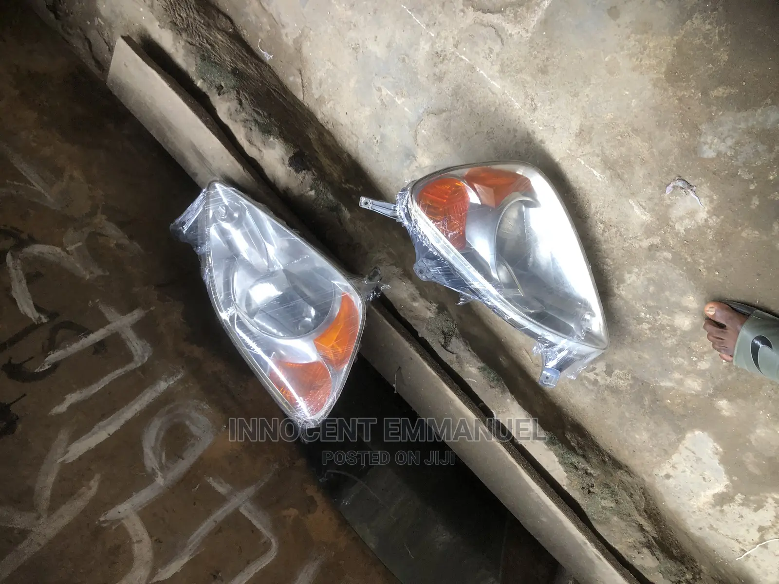 Head Lamp for Honda CR-V 2003 Model