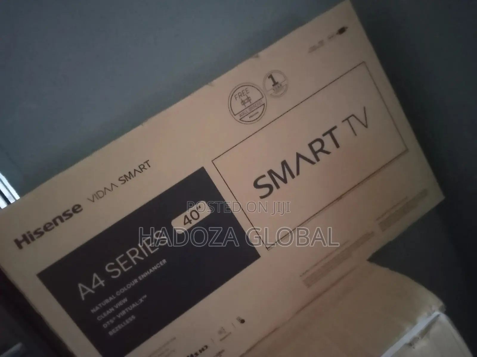 Hisense 40" Smart TV With Free Wall Bracket