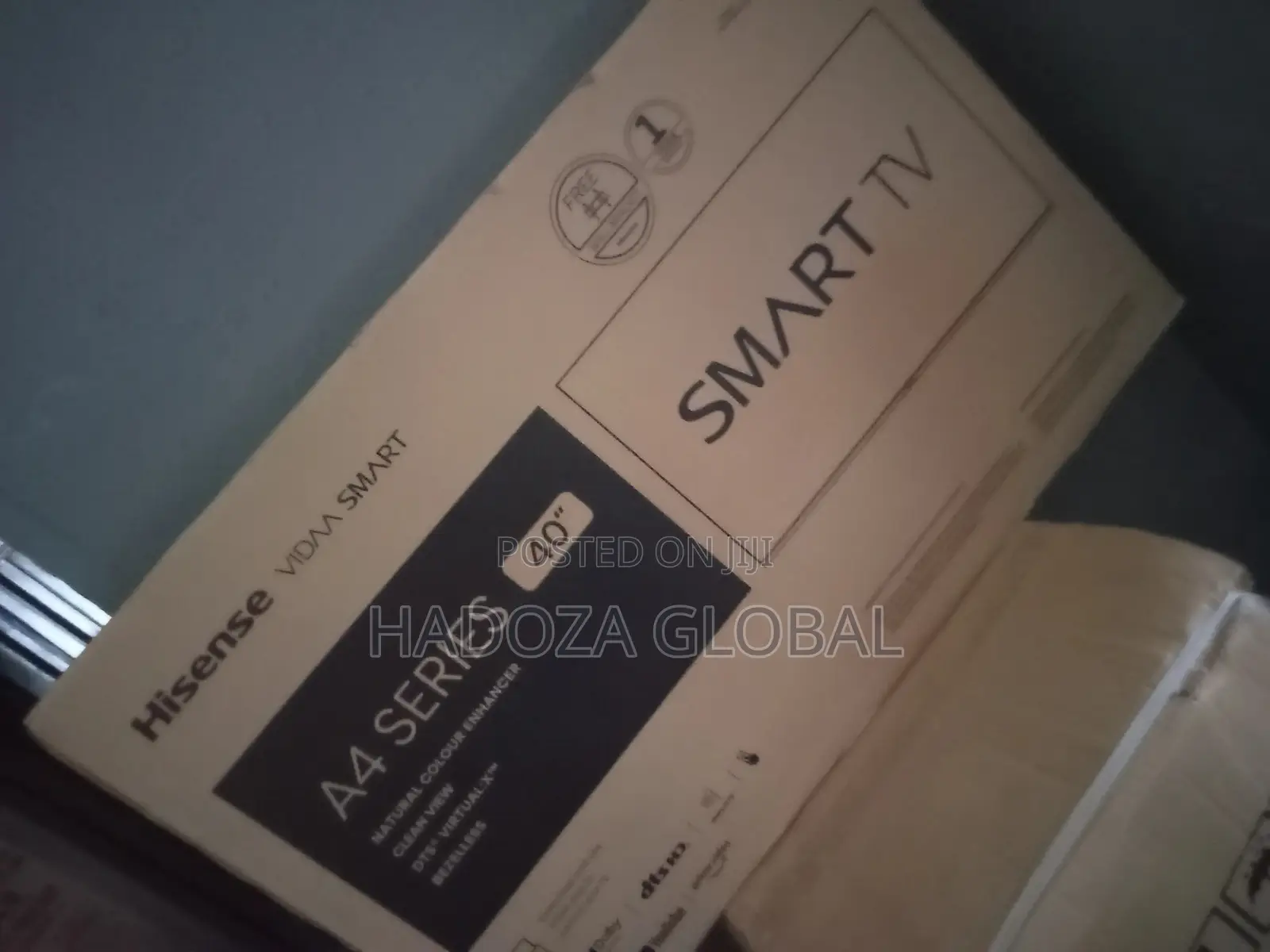 Hisense 40" Smart TV With Free Wall Bracket