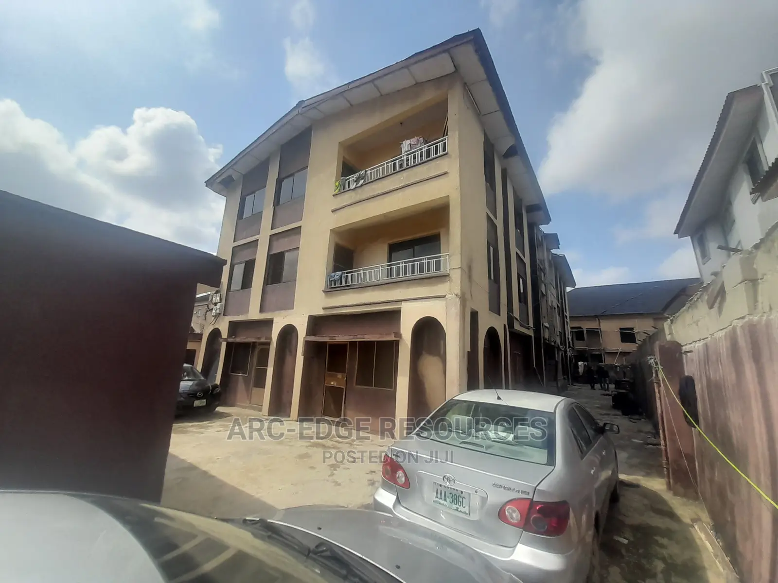 3bdrm Block of Flats in Ago Palace for sale