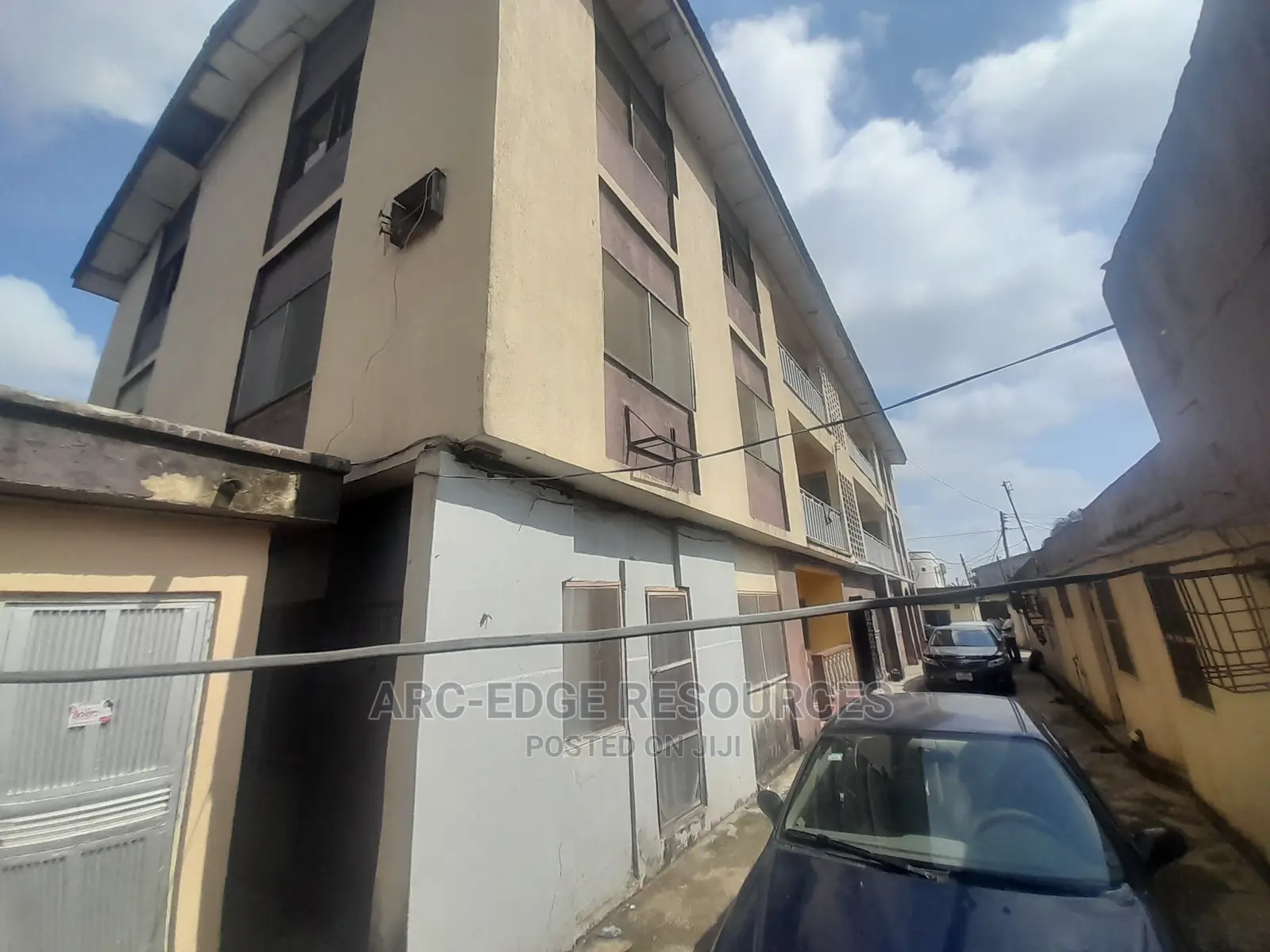 3bdrm Block of Flats in Ago Palace for sale