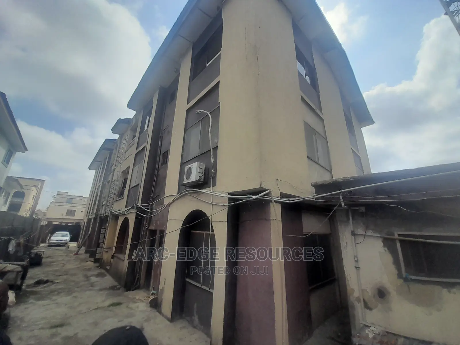 3bdrm Block of Flats in Ago Palace for sale