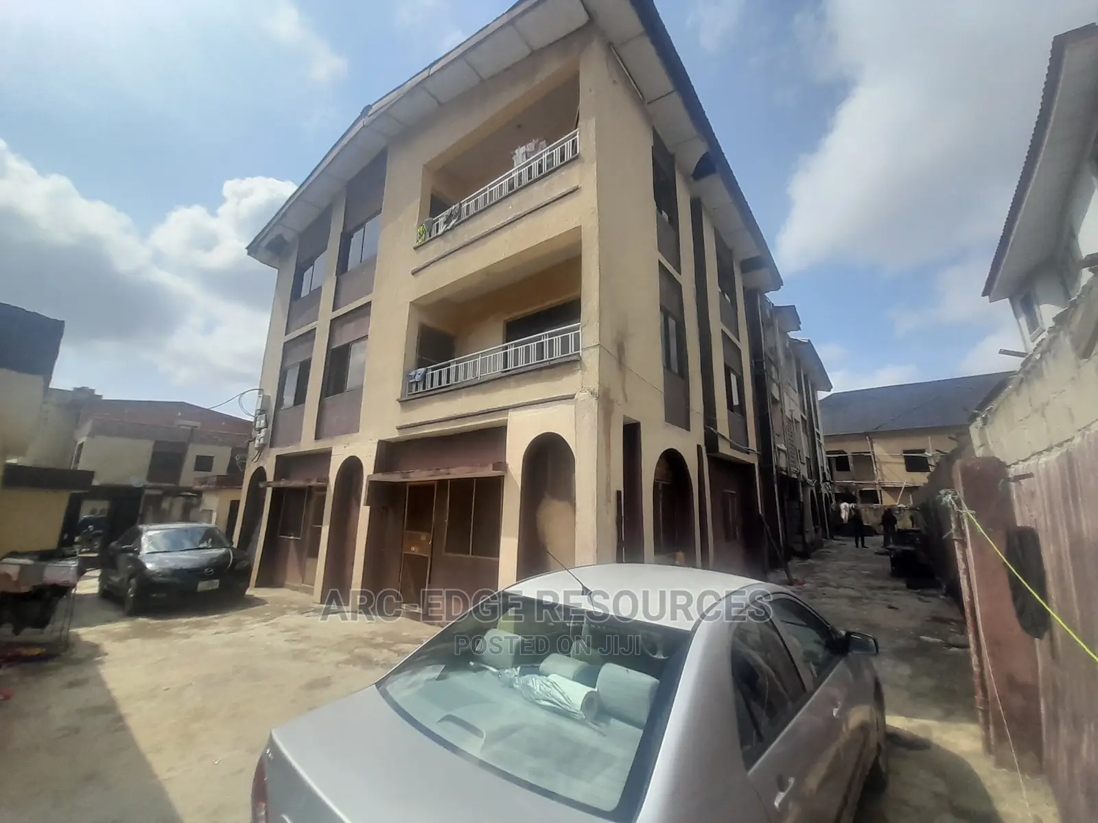 3bdrm Block of Flats in Ago Palace for sale